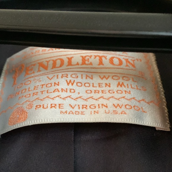 Ladies navy blue Pendleton 100% pure virgin wool coat - Picture 2 of 5